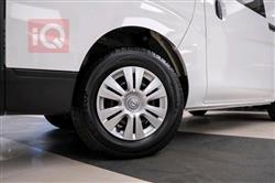 نيسان اورفان